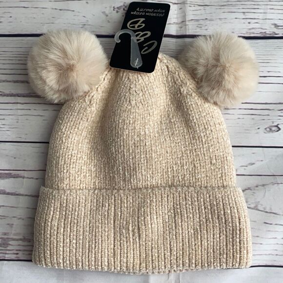 Baby Pom Pom hat - Picture 1 of 4